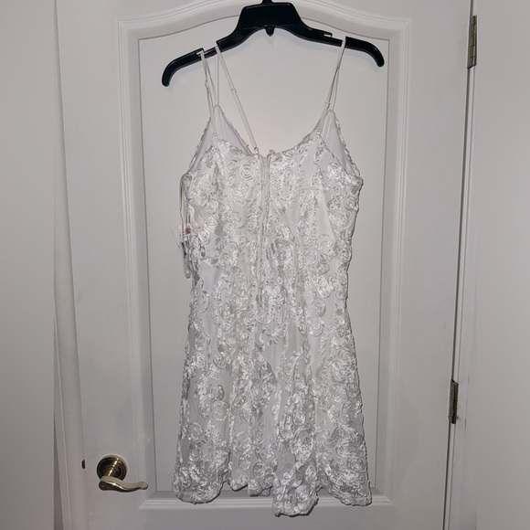 Party Dress from Dillards! - Picture 3 of 5